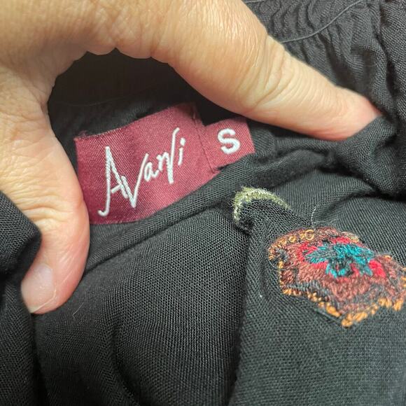 Avani Floral Boho Embroidered Bell Sleeve Blouse Size Small Tunic Off Shoulder - Picture 4 of 4